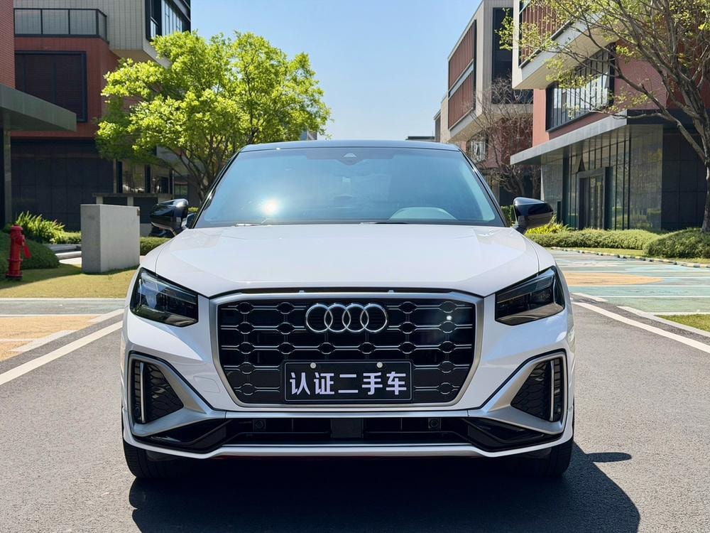 Audi Q2L 2022 — фото автомобиля