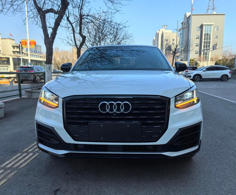 Audi Q2L 2018 — фото автомобиля