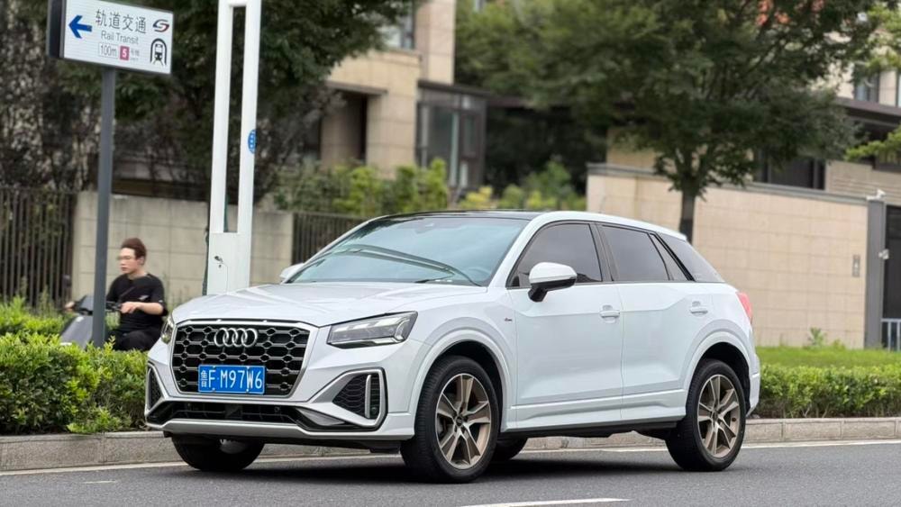 Audi Q2L 2022 — фото автомобиля