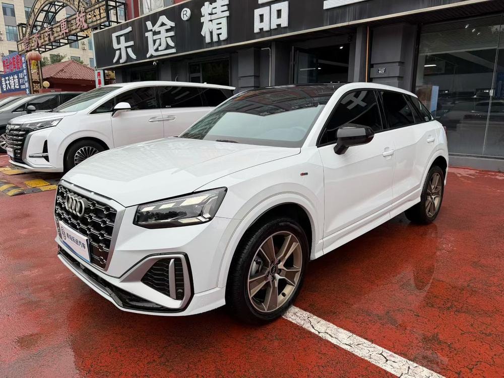 Audi Q2L 2022 — фото автомобиля