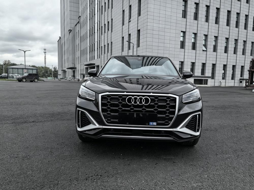Audi Q2L 2022 — фото автомобиля