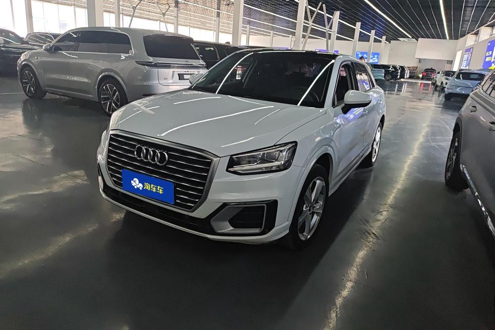 Audi Q2L 2020 — фото автомобиля