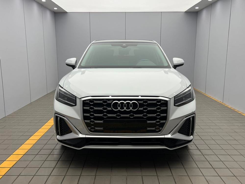 Audi Q2L 2022 — фото автомобиля 1