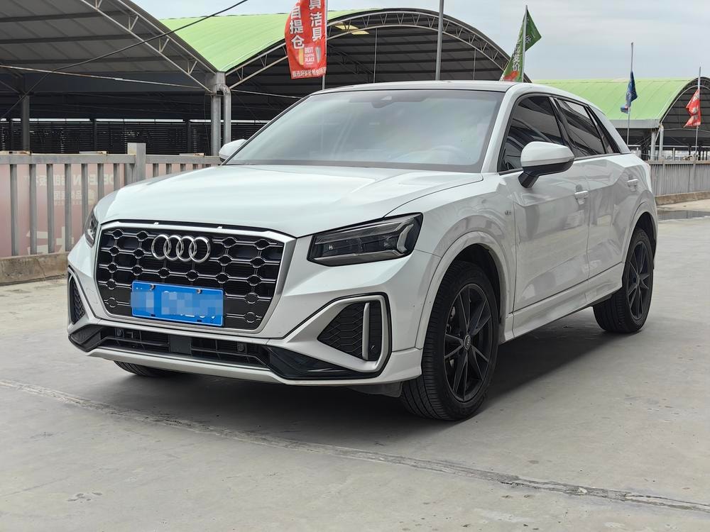 Audi Q2L 2022 — фото автомобиля 1