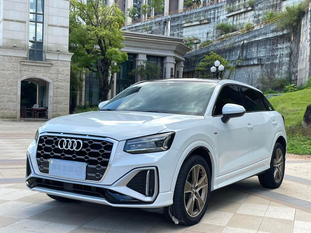 Audi Q2L 2022 — фото автомобиля