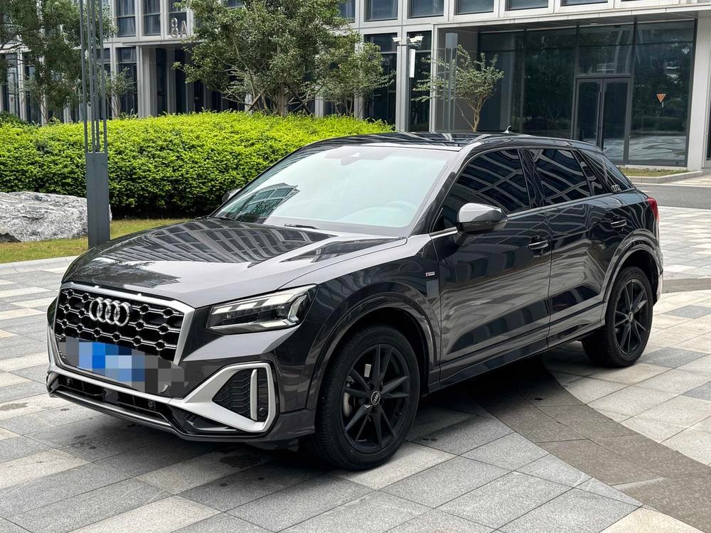 Audi Q2L 2022 — фото автомобиля 1