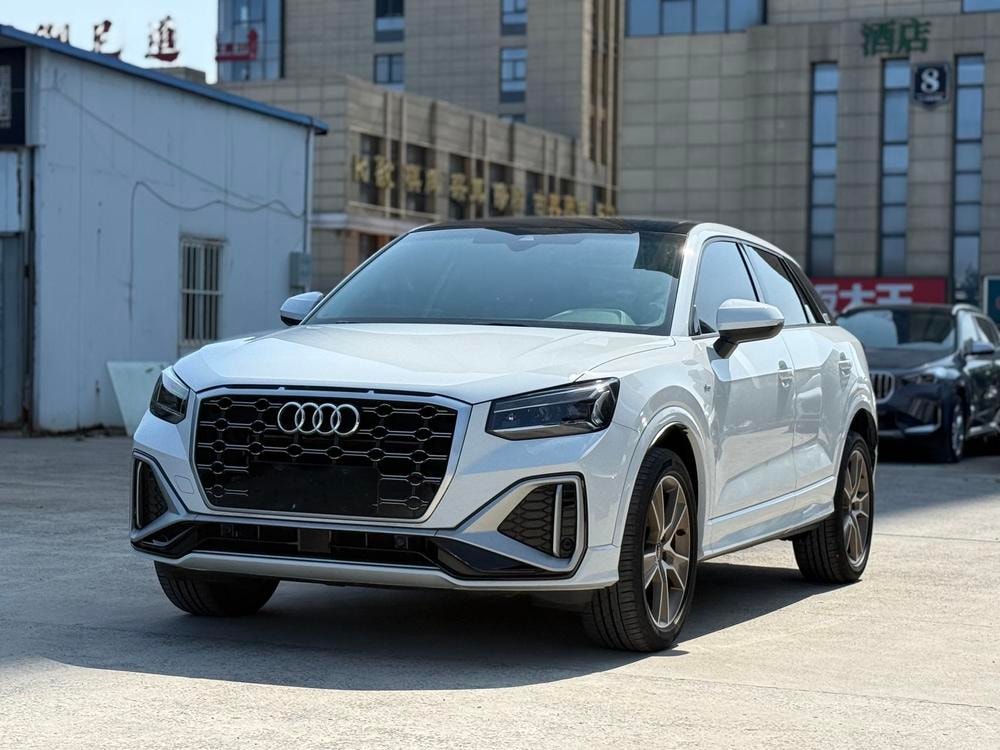 Audi Q2L 2022 — фото автомобиля
