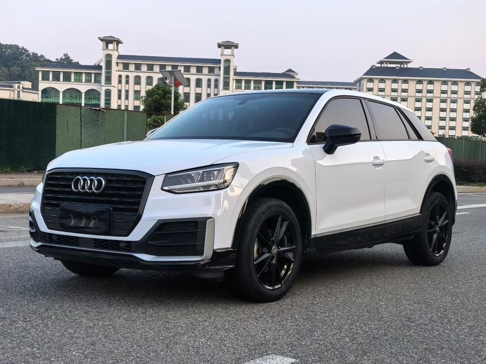 Audi Q2L 2018 — фото автомобиля