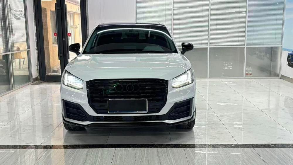 Audi Q2L 2021 — фото автомобиля