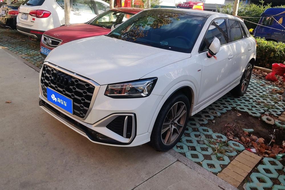 Audi Q2L 2022 — фото автомобиля