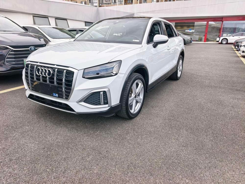 Audi Q2L 2022 — фото автомобиля
