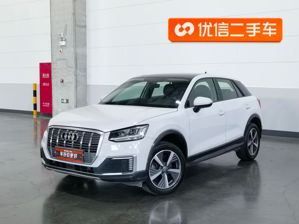 Audi Q2L e-tron 2019 — фото автомобиля