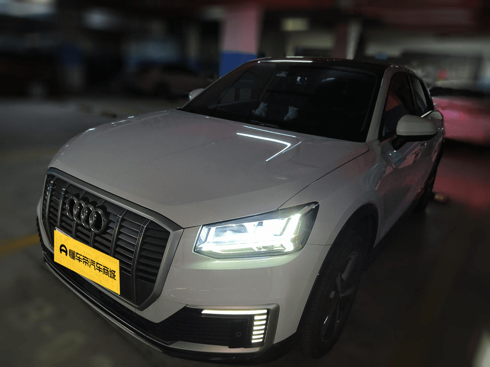 Audi Q2L e-tron 2019 — фото автомобиля