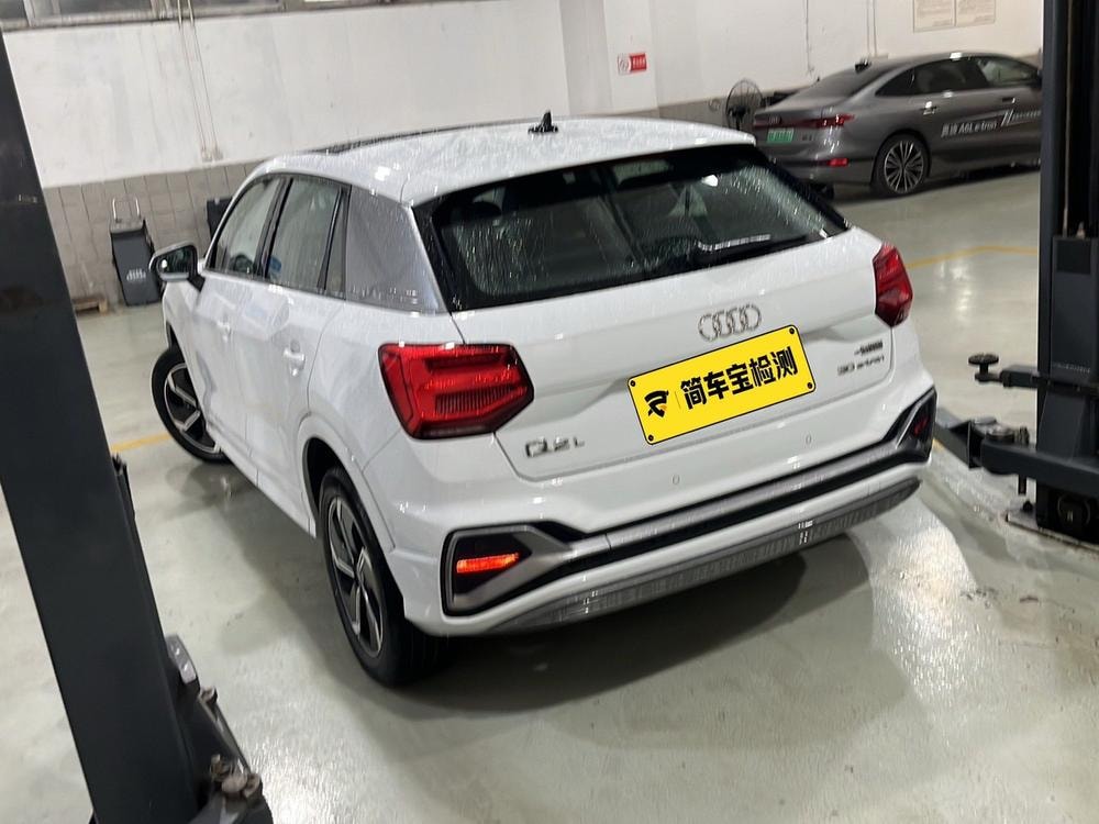 Audi Q2L e-tron 2022 — фото автомобиля 1