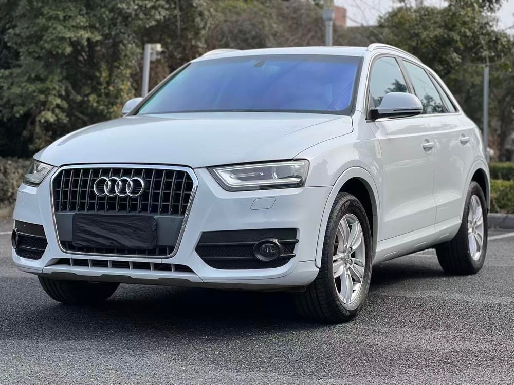 Audi Q3 2015 — фото автомобиля
