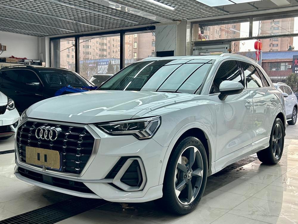 Audi Q3 2023 — фото автомобиля 1