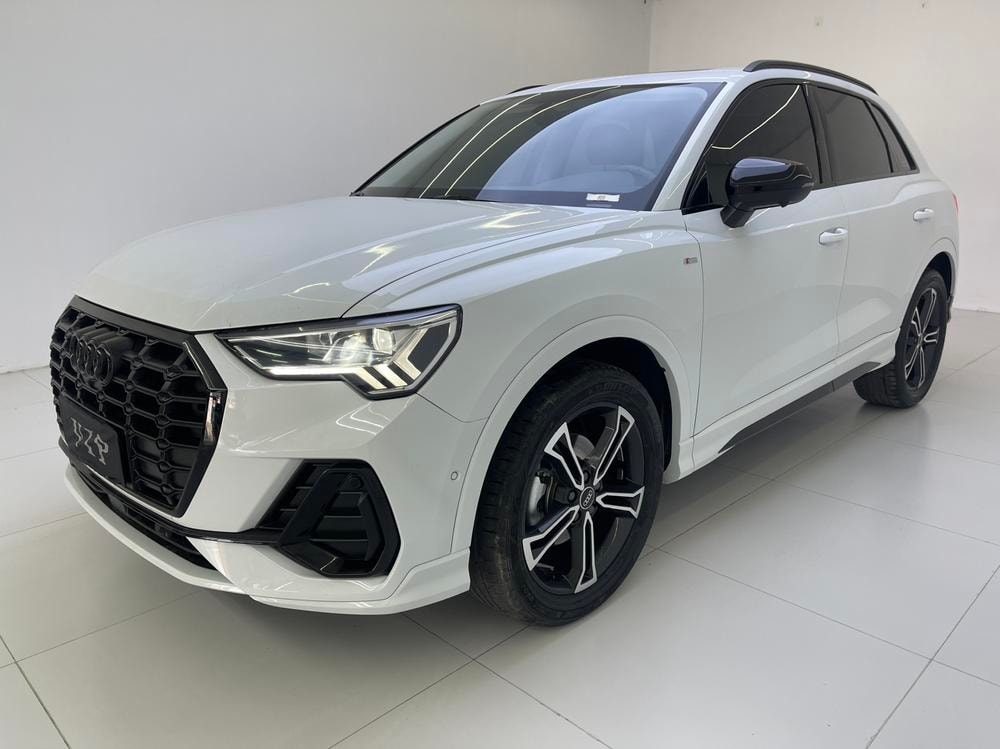 Audi Q3 2023 — фото автомобиля