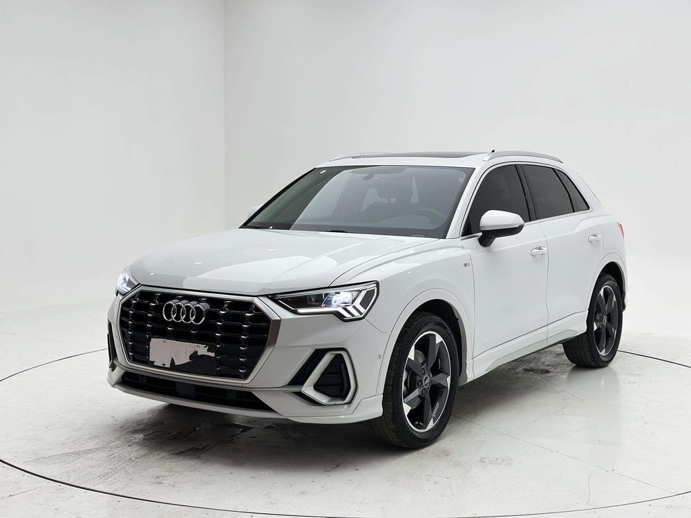 Audi Q3 2022 — фото автомобиля 1