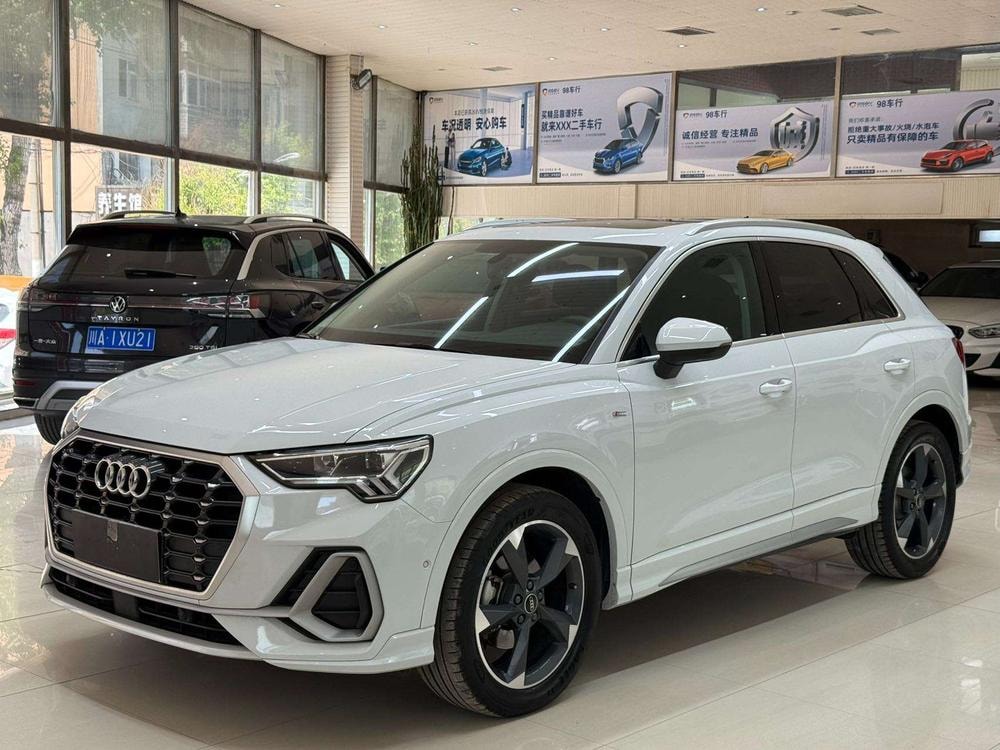 Audi Q3 2023 — фото автомобиля
