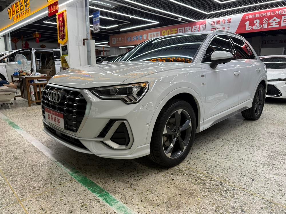 Audi Q3 2022 — фото автомобиля 1