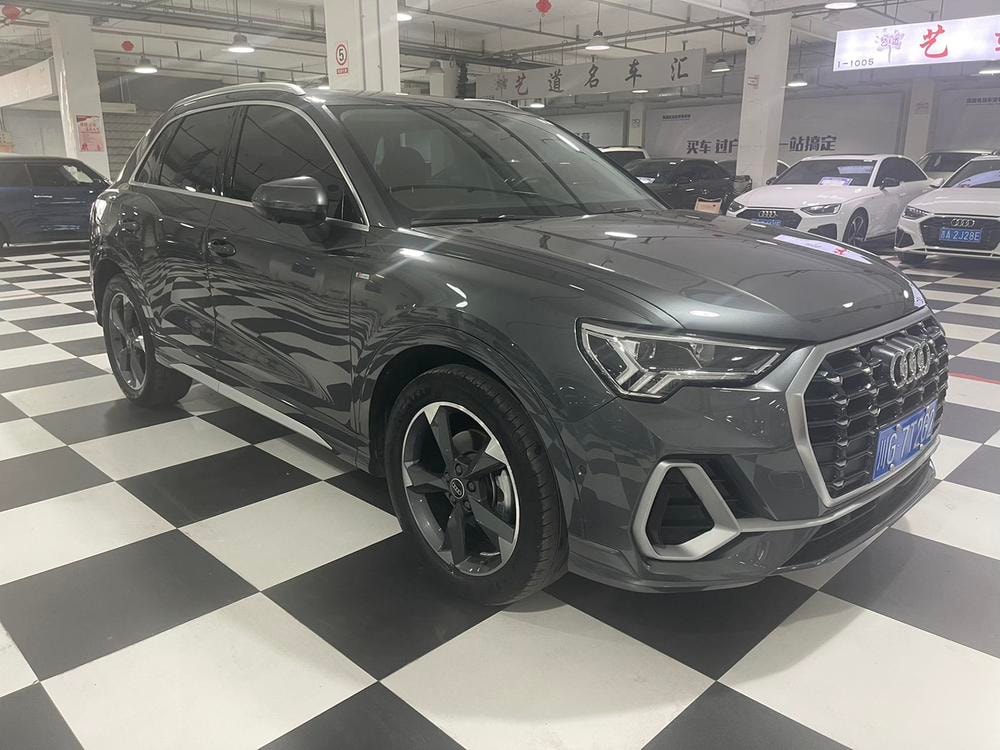 Audi Q3 2022 — фото автомобиля 1