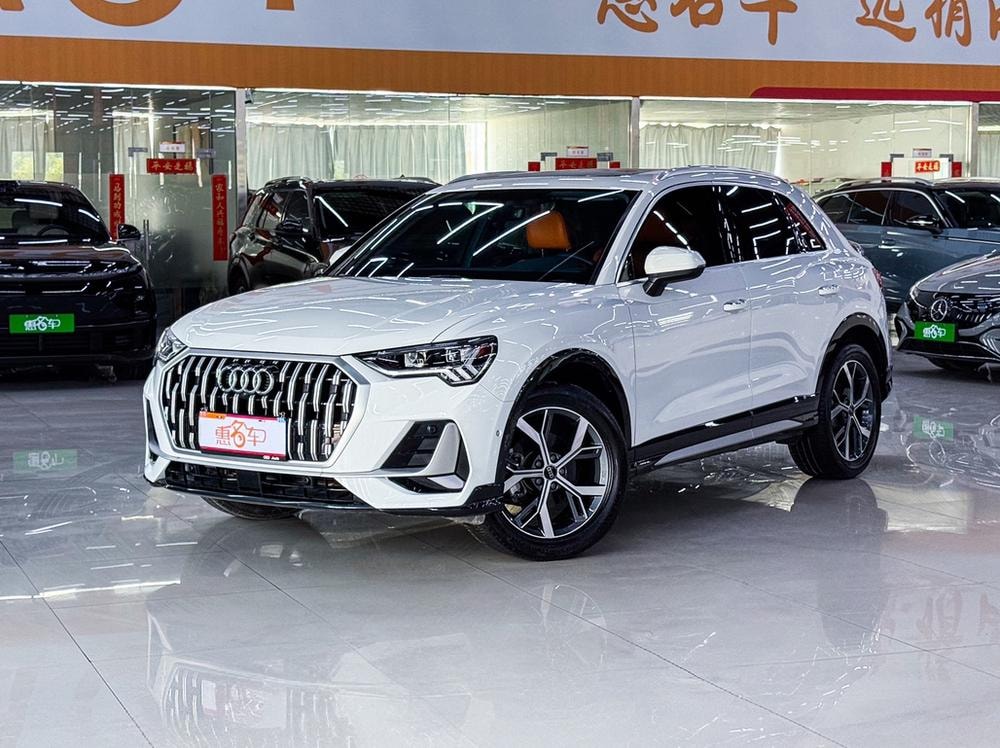 Audi Q3 2024 — фото автомобиля 1