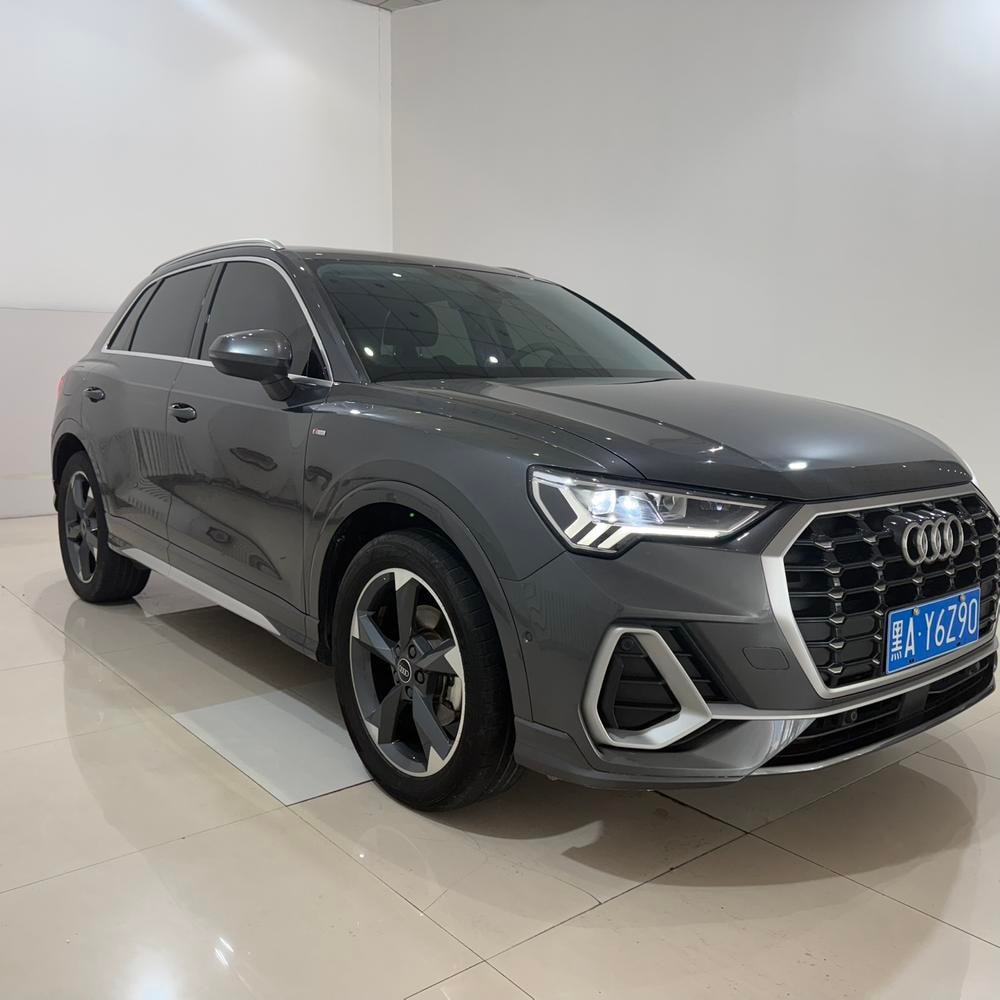 Audi Q3 2022 — фото автомобиля