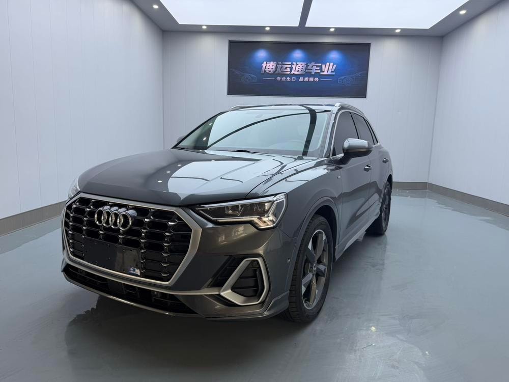 Audi Q3 2022 — фото автомобиля
