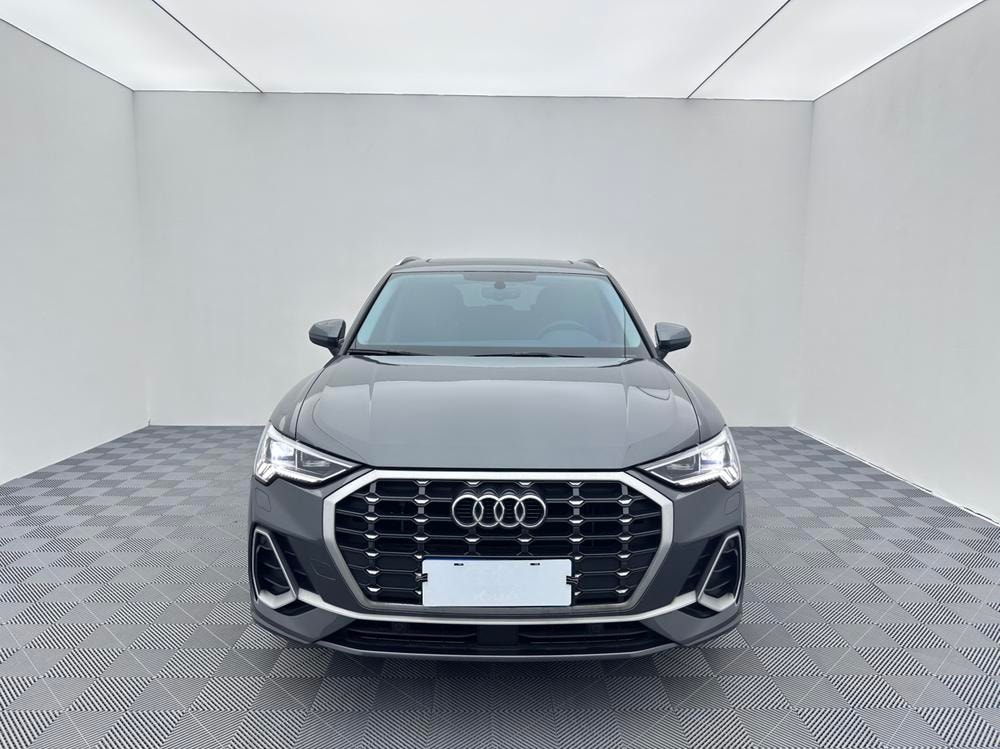Audi Q3 2023 — фото автомобиля