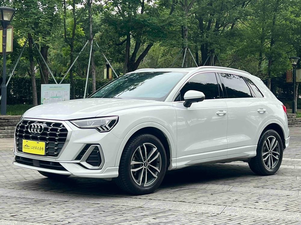 Audi Q3 2021 — фото автомобиля