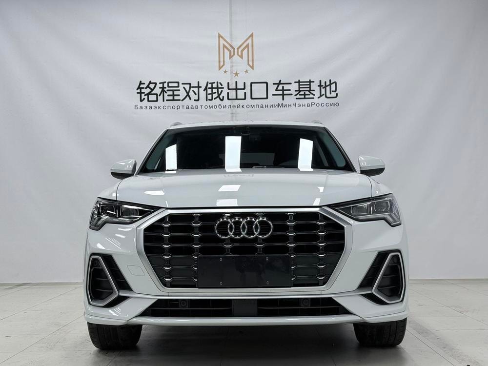 Audi Q3 2022 — фото автомобиля
