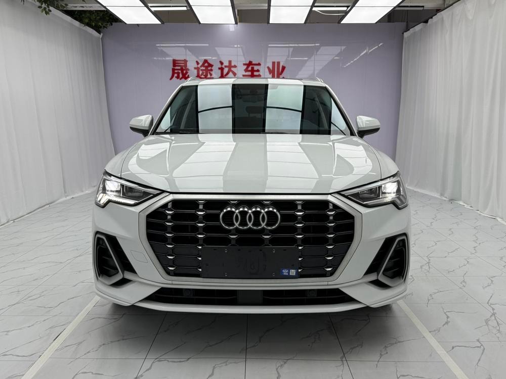 Audi Q3 2023 — фото автомобиля 1