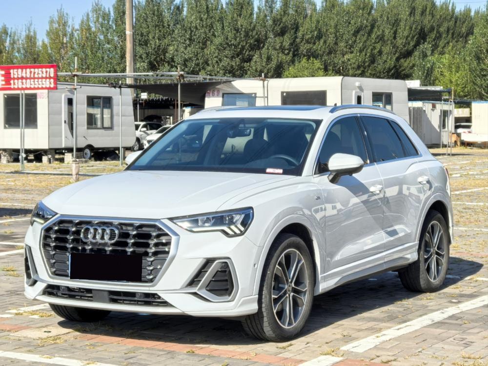 Audi Q3 2023 — фото автомобиля