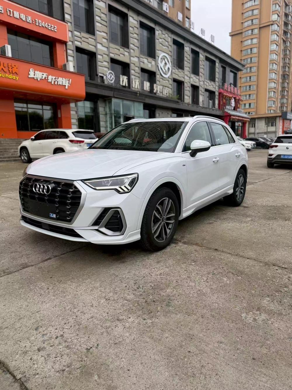 Audi Q3 2021 — фото автомобиля 1
