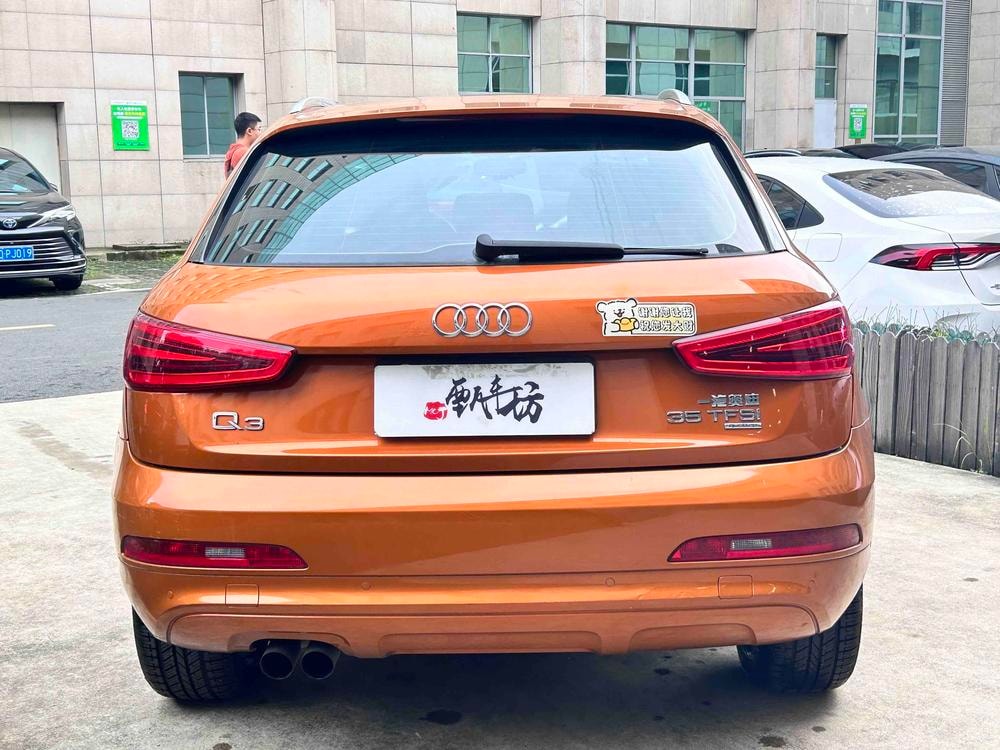 Audi Q3 2015 — фото автомобиля