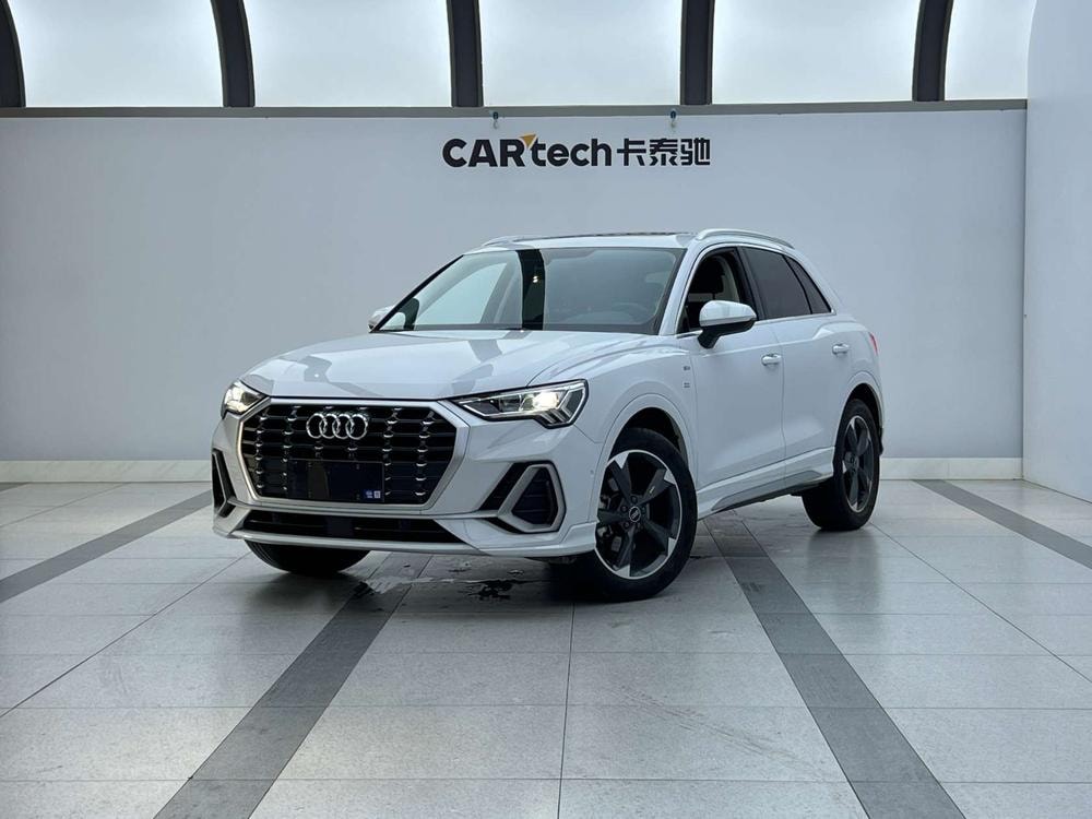Audi Q3 2022 — фото автомобиля 1