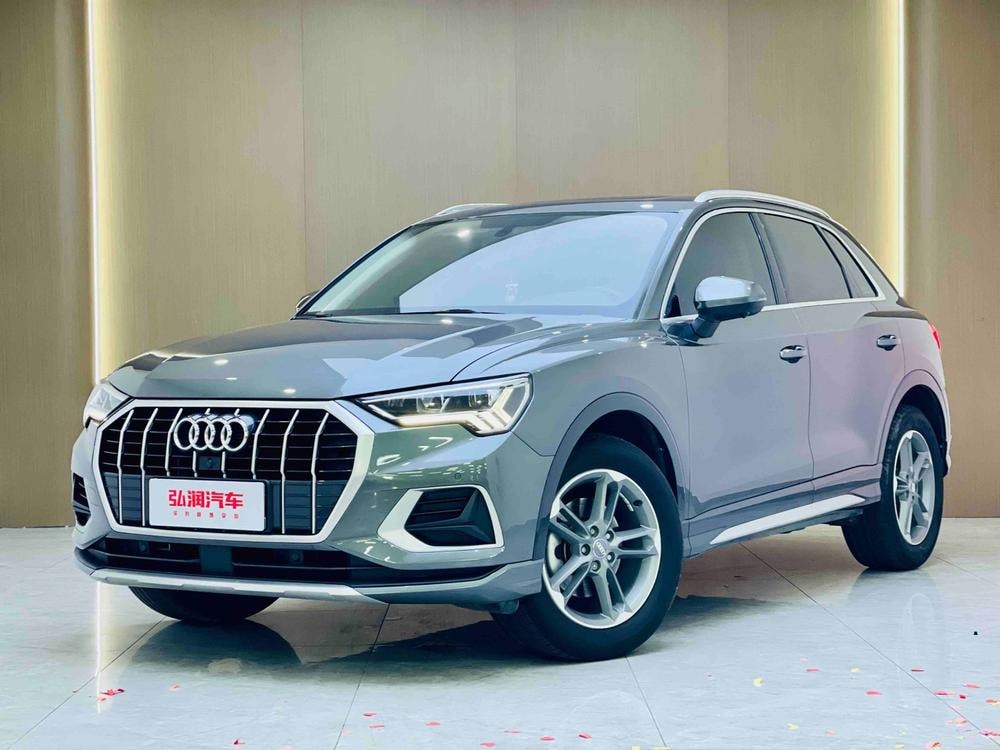 Audi Q3 2021 — фото автомобиля