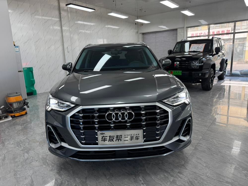 Audi Q3 2022 — фото автомобиля