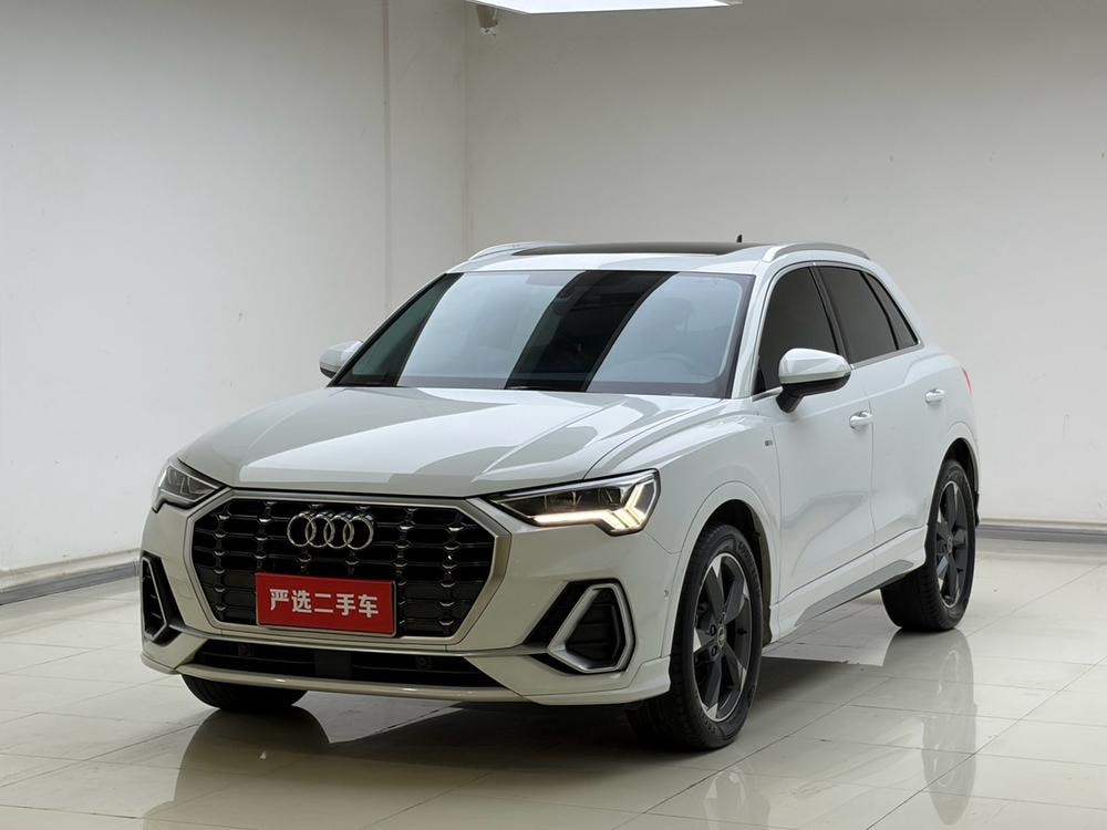 Audi Q3 2022 — фото автомобиля