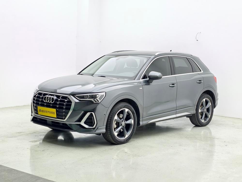 Audi Q3 2021 — фото автомобиля