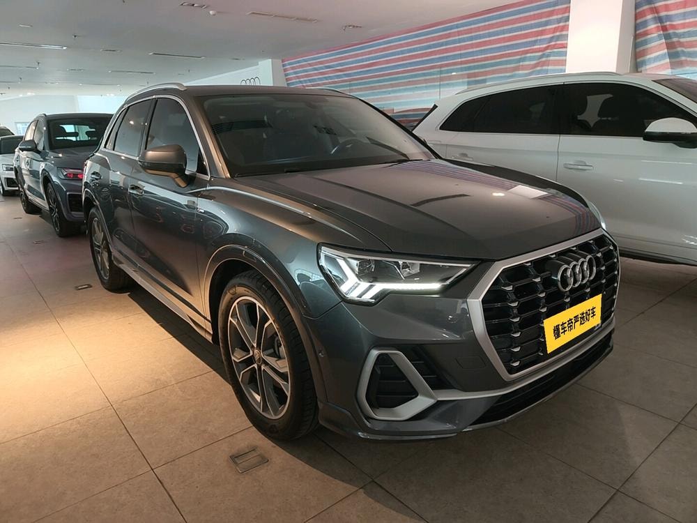 Audi Q3 2022 — фото автомобиля