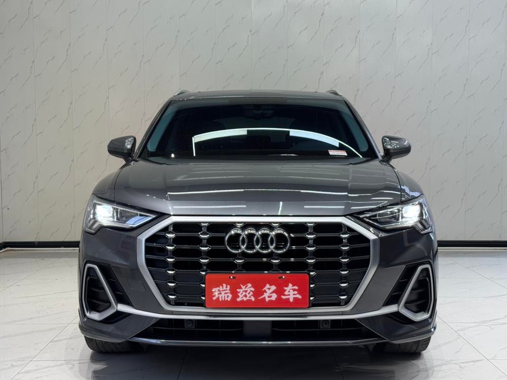 Audi Q3 2022 — фото автомобиля
