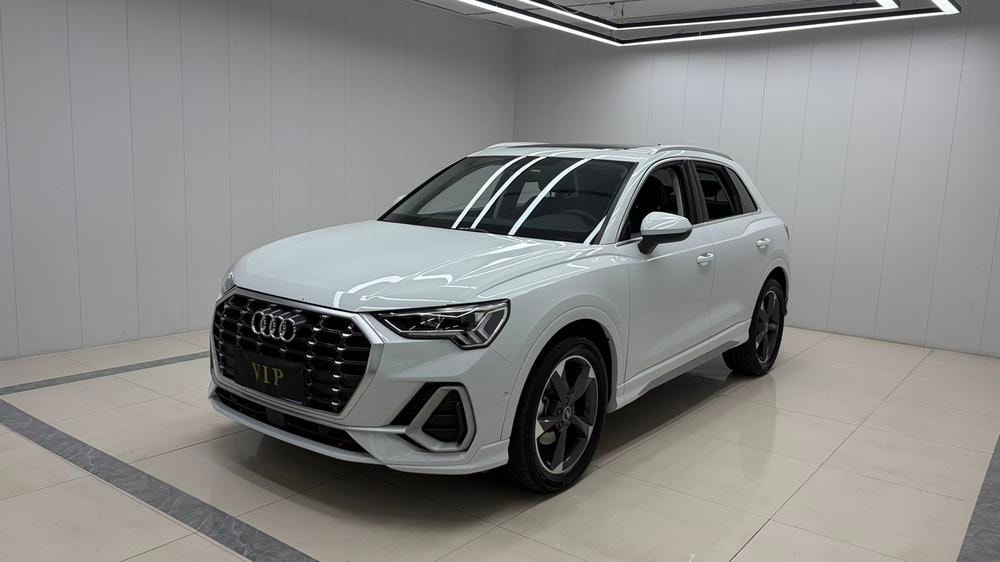 Audi Q3 2023 — фото автомобиля 1