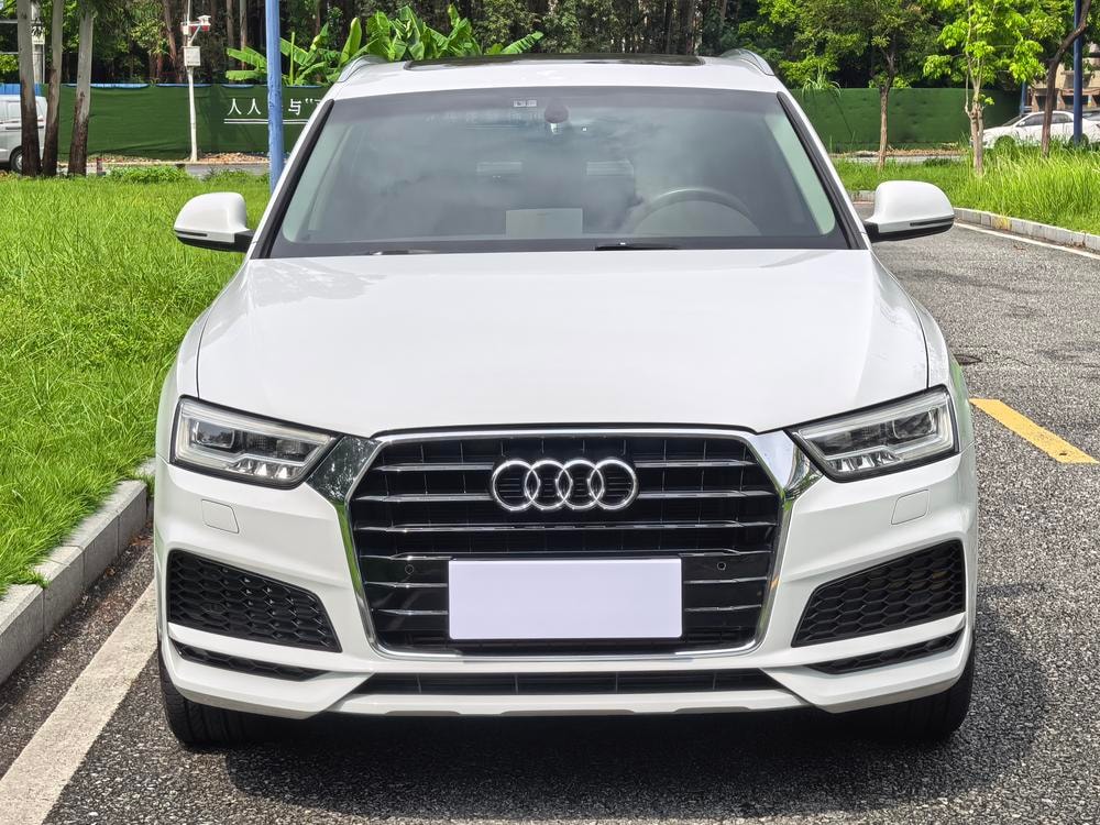 Audi Q3 2018 — фото автомобиля