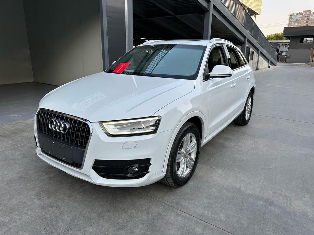 Audi Q3 2015 — фото автомобиля