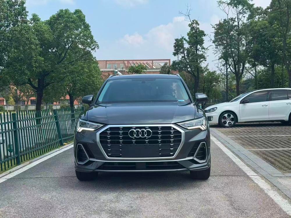 Audi Q3 2022 — фото автомобиля 1