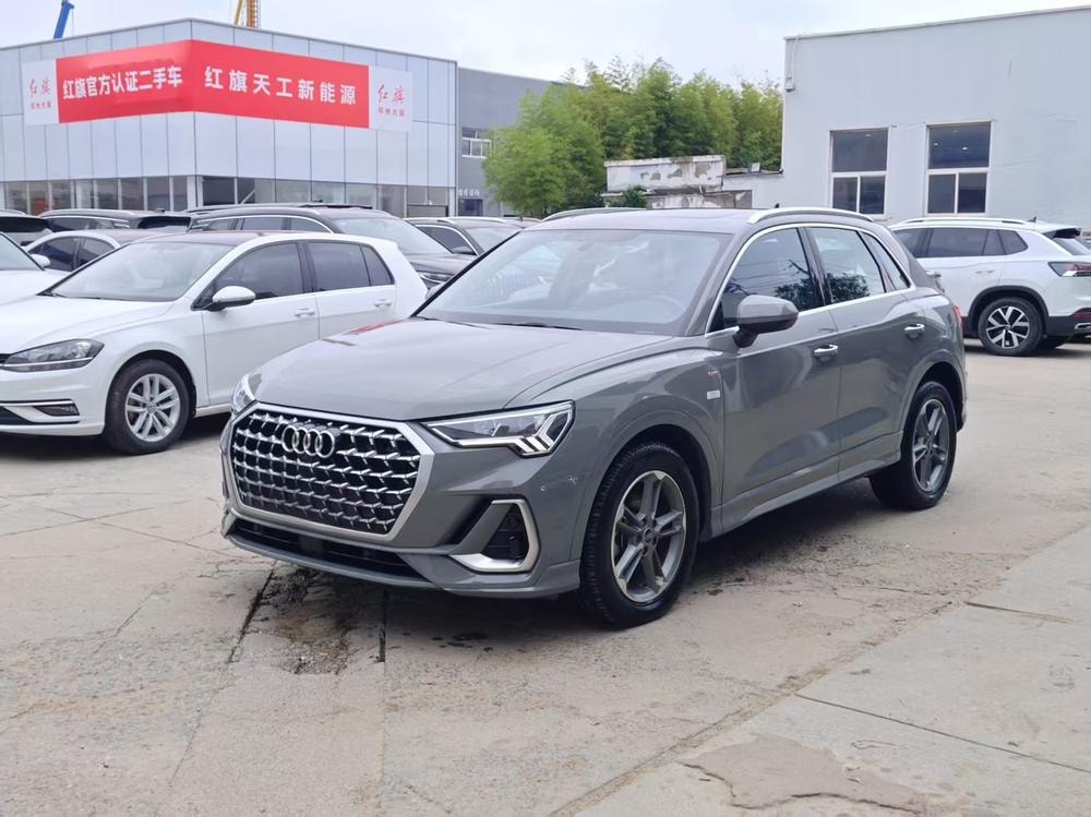 Audi Q3 2024 — фото автомобиля