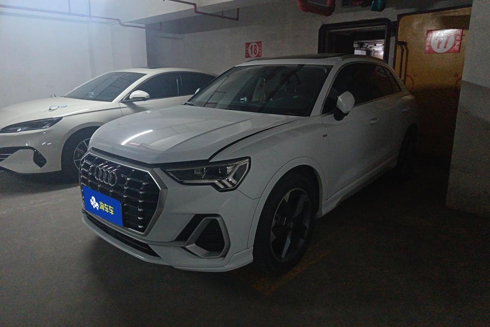 Audi Q3 2020 — фото автомобиля