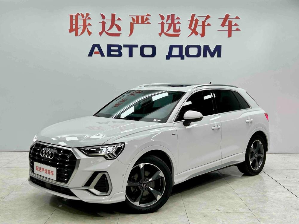 Audi Q3 2022 — фото автомобиля