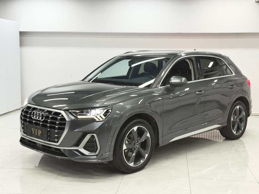 Audi Q3 2022 — фото автомобиля